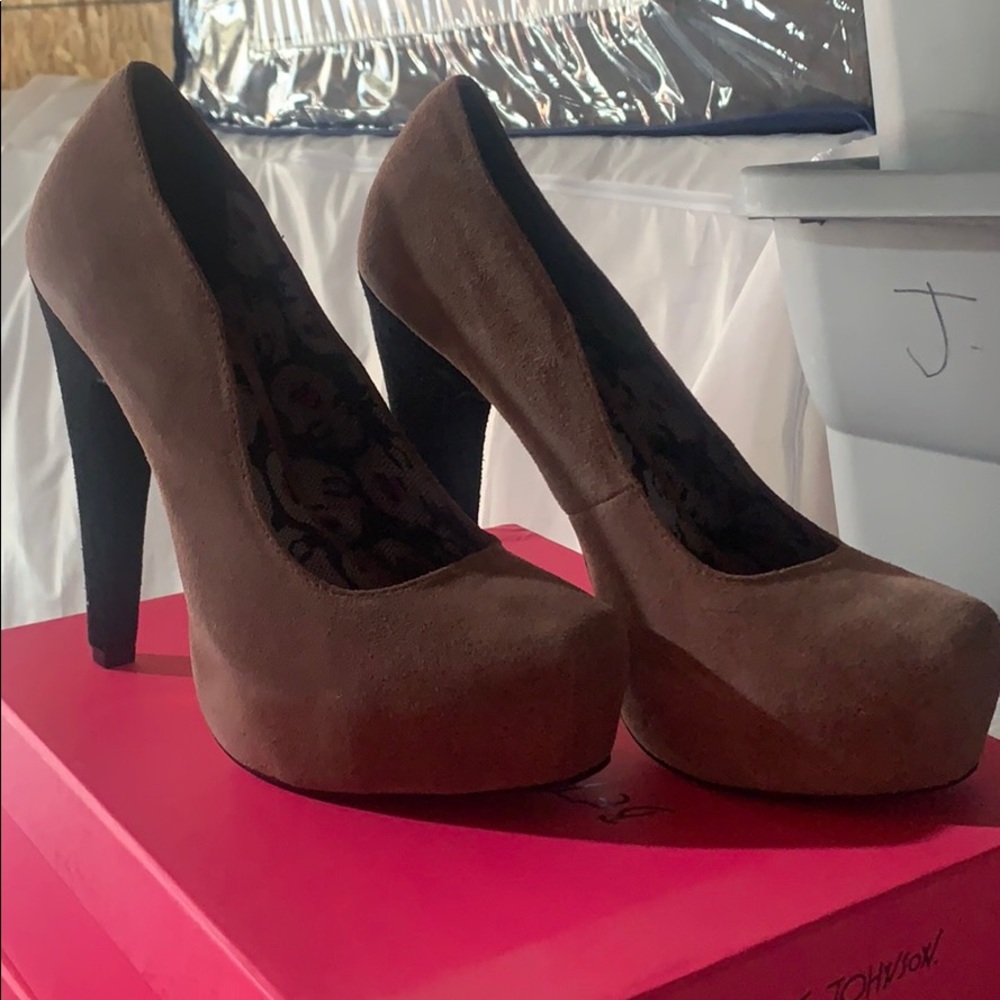 Betsey Johnson Maxean heels
